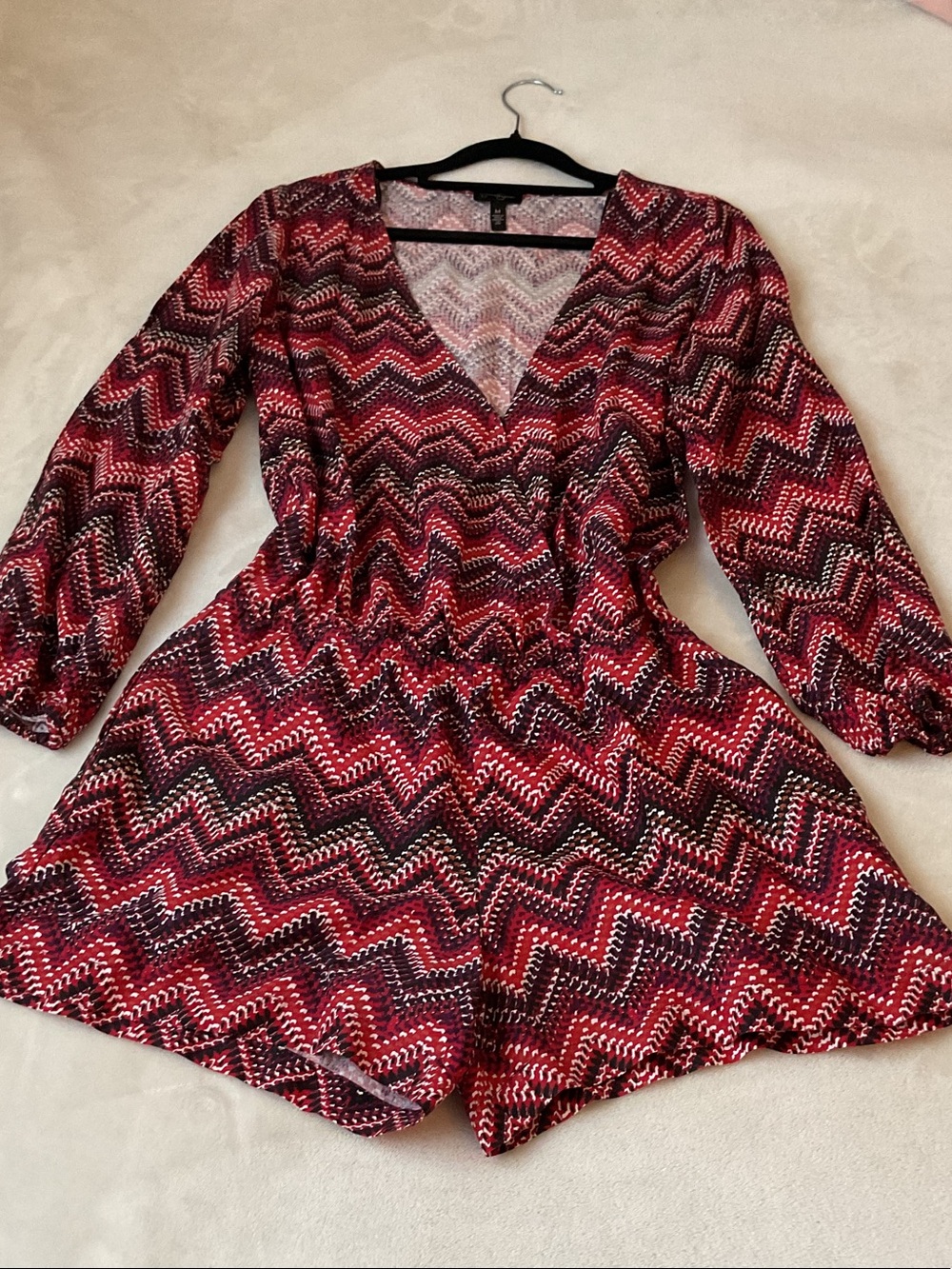 Jessica Simpson Red Chevron V-Neck Long Sleeve Dress